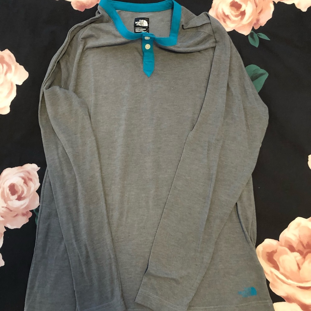North Face long sleeve size Med